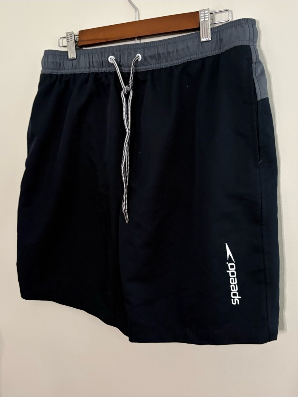 Speedo Men’s Large Black Swim Trunks Board Shorts Vacation Pool Resort Club